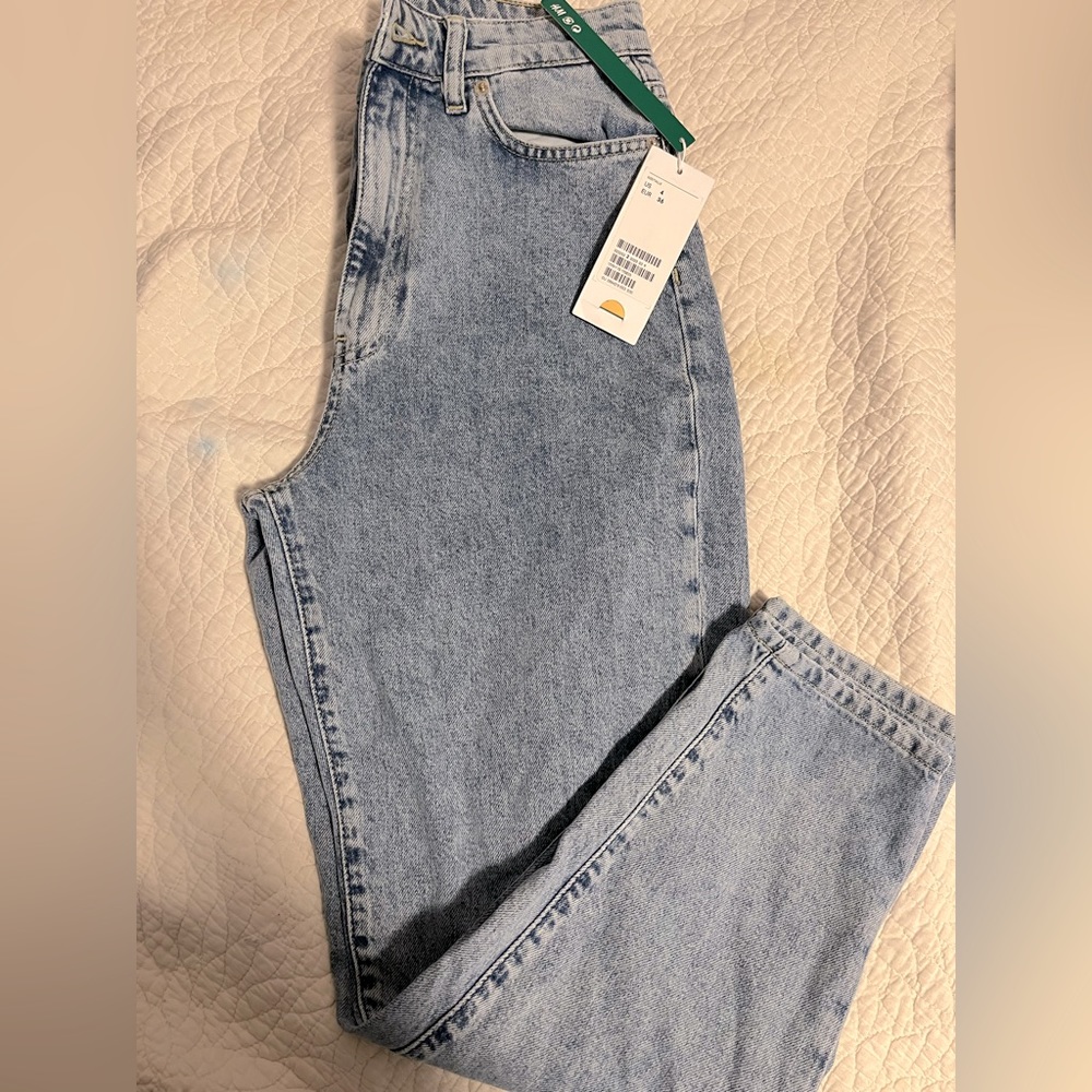 BNWT H&M size 4  loose mom jeans ultra high waist ankle length faded blue jeans